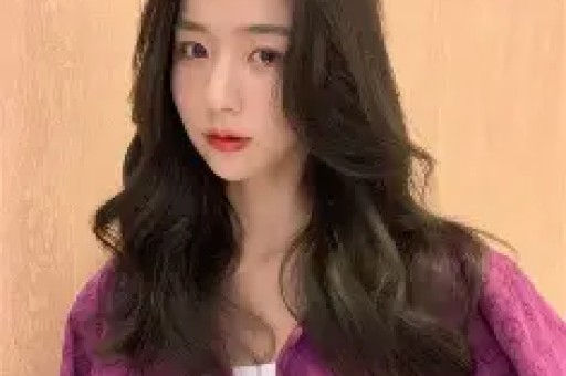 炸裂！司晓迪凌晨甩黑色吊带美照评论区从吃瓜到吐槽吵翻了天